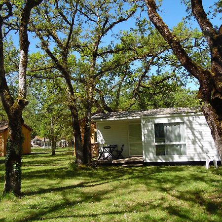 Camping Les Paillotes Payrac Екстериор снимка